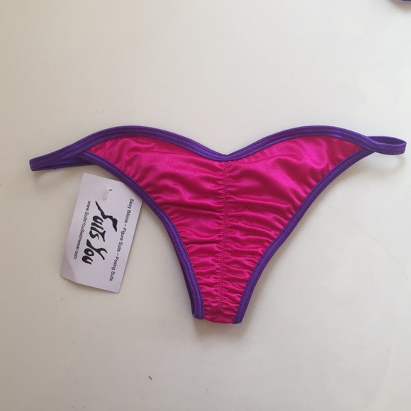 Scrunch Bottom Bikini - Picture 2 of 3